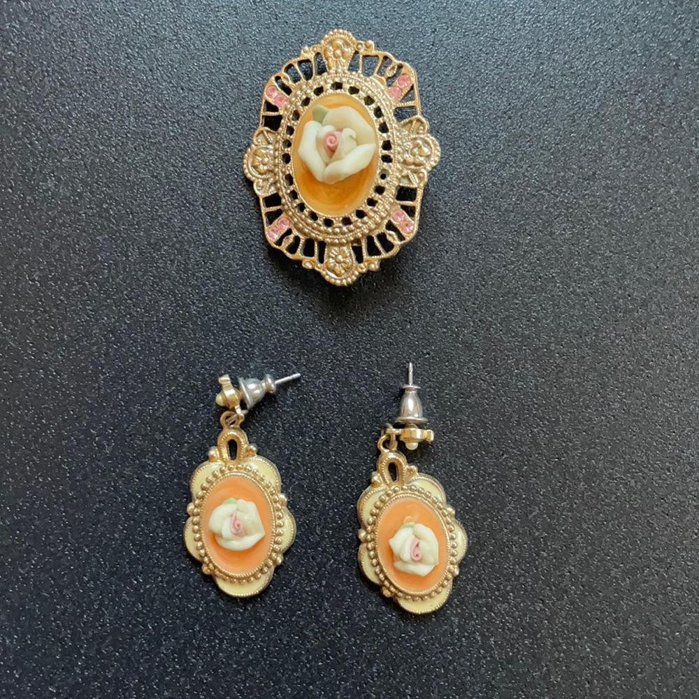 Vintage set: Orange and gold floral earrings and pin with pink stones